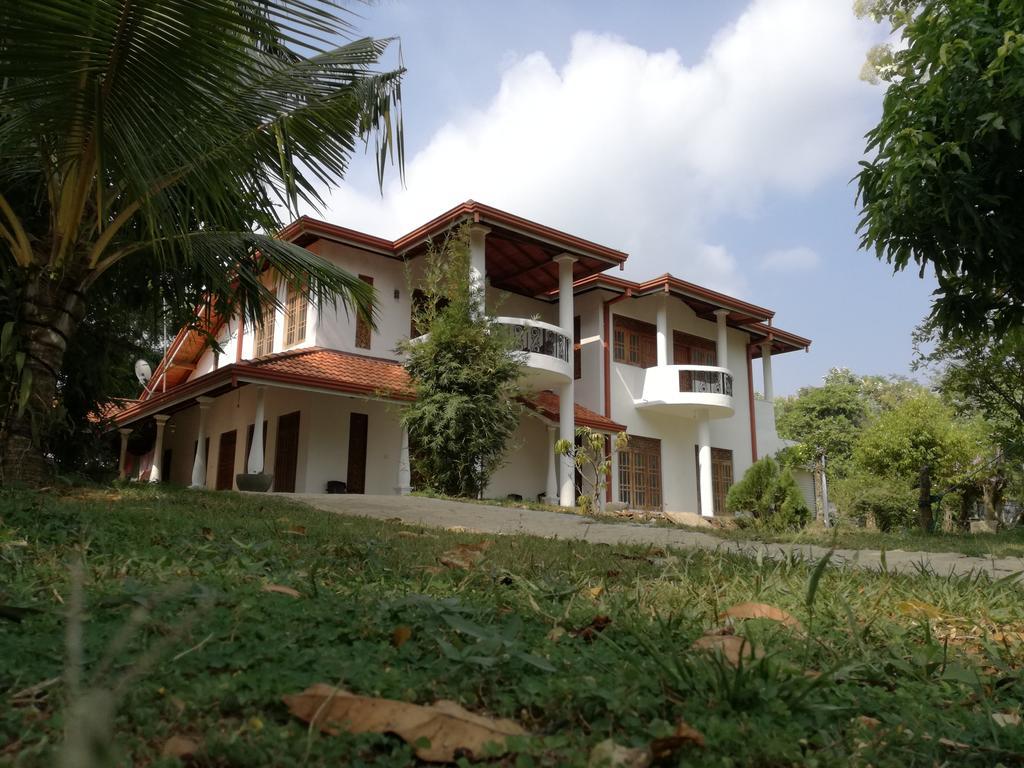 Golden Beach Rest Otel Tangalle Dış mekan fotoğraf